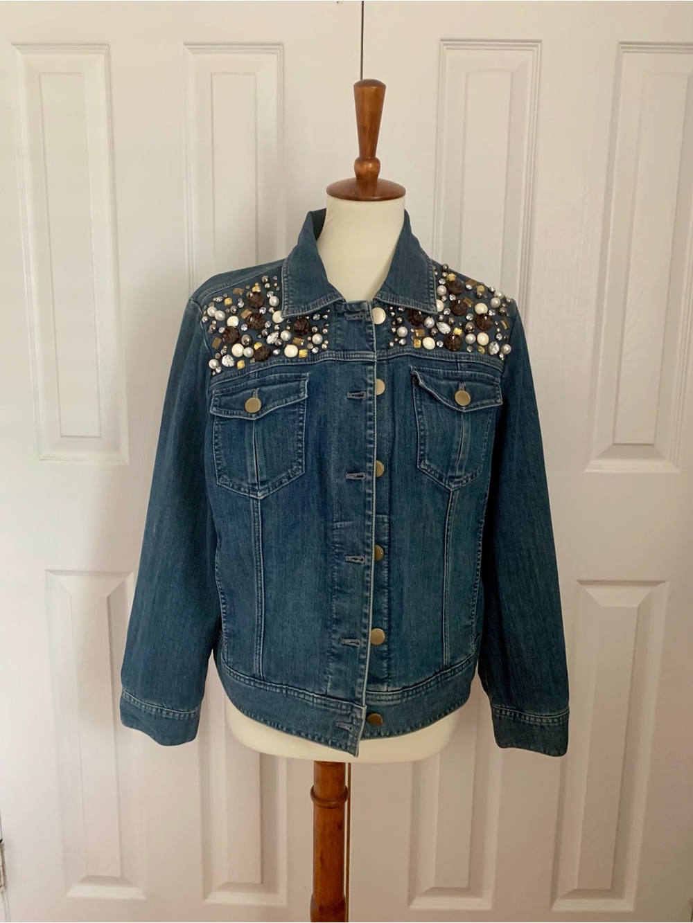 Chico's Platinum Denim Blue Beaded Button Front Jacket Pockets Women's 2 Short